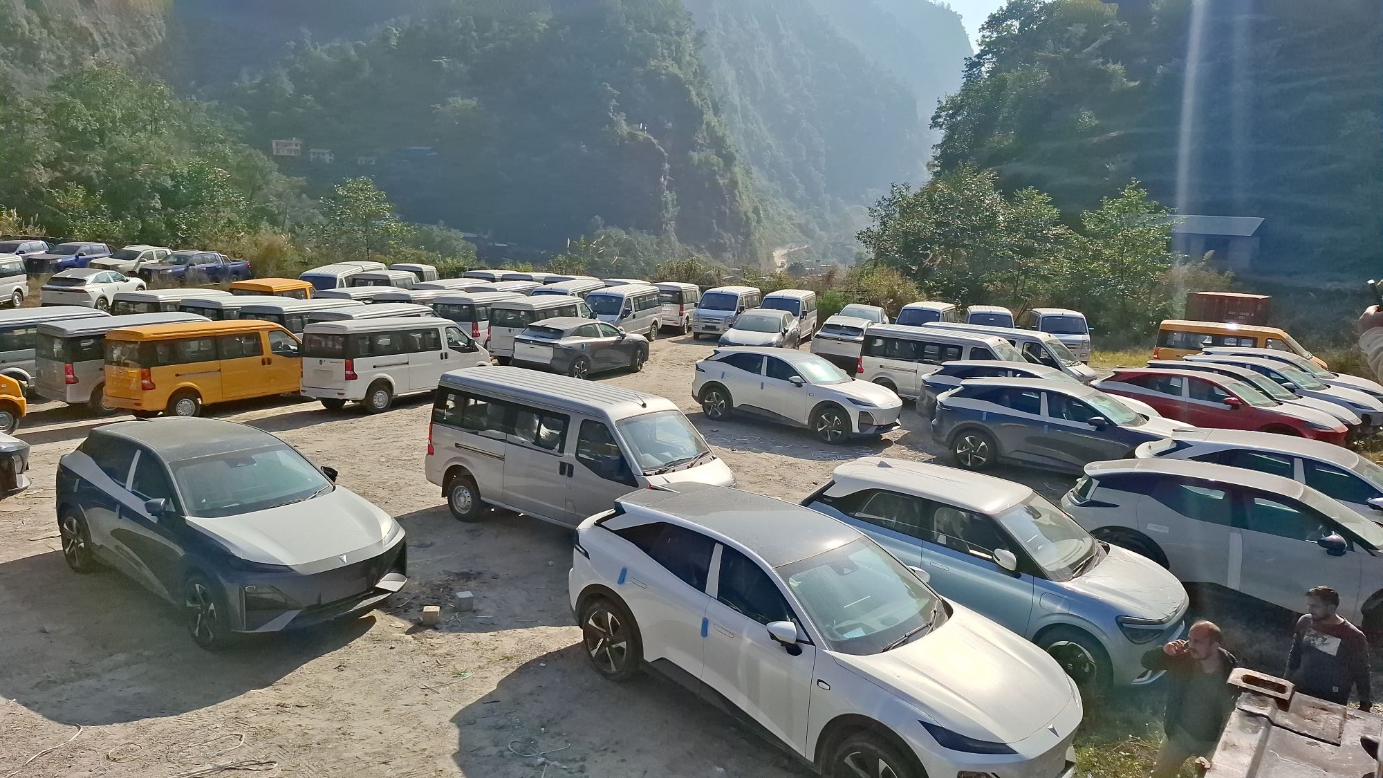 साउनदेखि जेठ मसान्तसम्म रसुवा भन्सार हुँदै भित्र्याइएको गाडीबाट ११ अर्ब ४८ करोड राजस्व प्राप्त